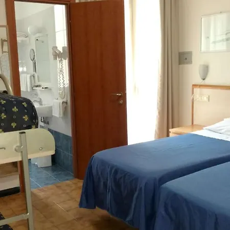 Delle Mimose ホテル ディアーノ・マリーナ