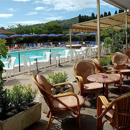 Delle Mimose ホテル