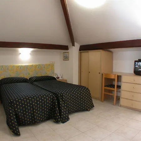 Delle Mimose ホテル ディアーノ・マリーナ