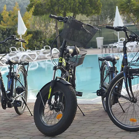 Delle Mimose ディアーノ・マリーナ