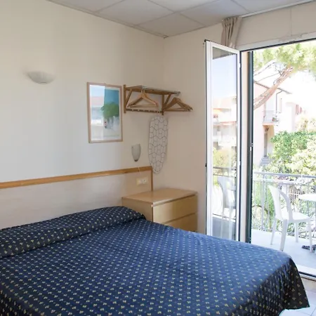 Delle Mimose ホテル 3*