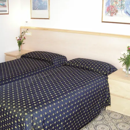 Delle Mimose ホテル 3*