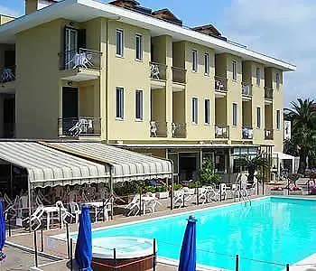 Delle Mimose Hotel 3*